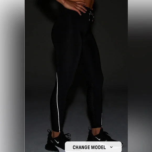 Brand new never worn beautiful Fabletics Stride-9 High-Waisted Leggings in black - Picture 6 of 7